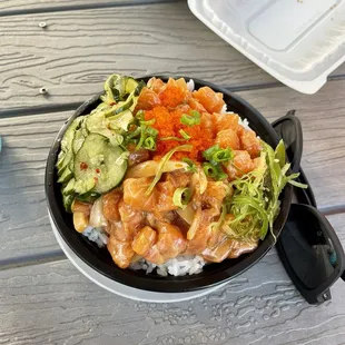 Spicy salmon poke