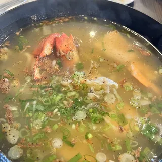 8. Crab & Shrimps Udon/ Banh Udon Cua & Tom