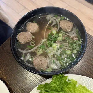 3. Pho Tai Bo Vien/Rare Beef and Meat Balls Noodle Soup