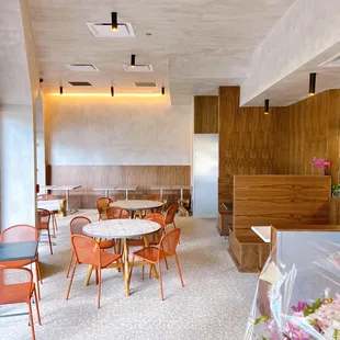 Minimalist, quality textures