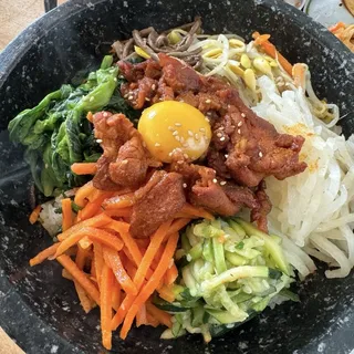 BBQ Pork & Vegetables in Stoneware