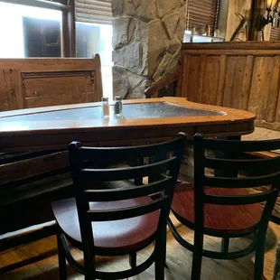 Table shaped like a Guinness Harp