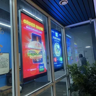 Easy to find a place clean area easy to park 11 am to 1am YES WORTHY