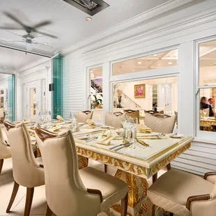 ramen and noodles, interior