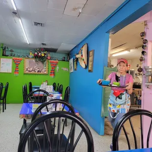 I already love this place! And bringing me my lunch!