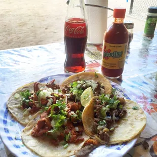 Awesome tacos at a great price and they had Valentina sauce #authentic