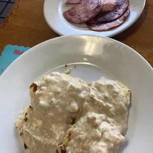 Grilled biscuits and gravy