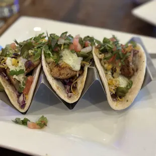 Jalapeño mahi tacos