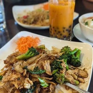 Pad See Ew and Thai Tea with boba