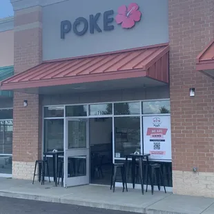 the front of a poke restaurant