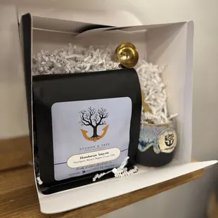 Gift boxes featuring local made pottery