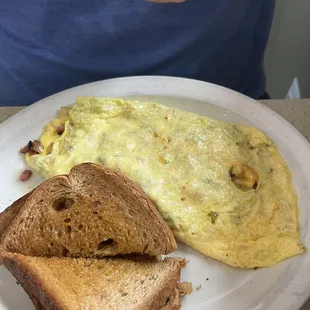 Western omelette with rye toast