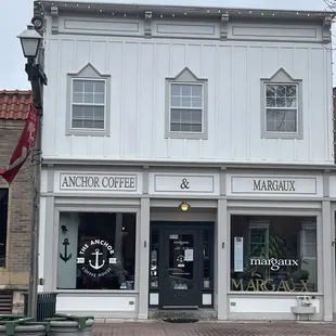 Coffee shop &amp; Boutique street view