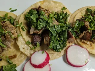 Los Antojitos