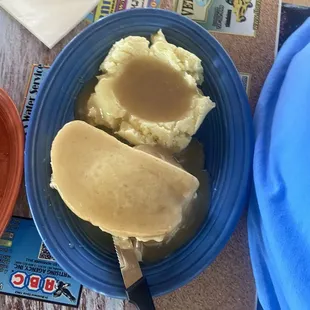 Hot turkey sandwich with mash w/gravy