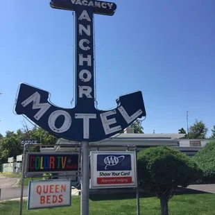 Anchor Motel is small, a bit backwards &amp; dated but thanks God, clean ;)