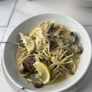 Mussels &amp; Linguine -special of the day kind of bland. Wish had more flavor.