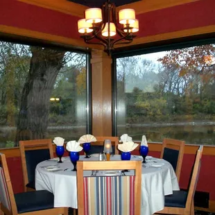 A new decor accents new menus for lunch and dinner at The Anchorage!