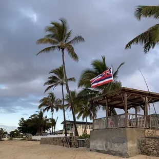 Left Hawaii and came here to get my Oyster Rockefellers and Clam Chowder.