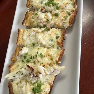 Dungeness Crab Cheese Bread