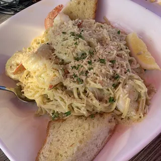 Pesto Prawns Linguine Pasta