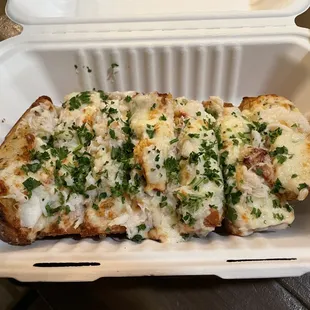 Cheesy bread with Dungeness Crab