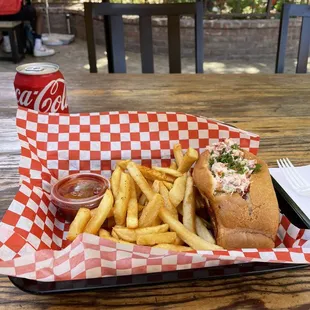 Lobster roll &amp; Coke