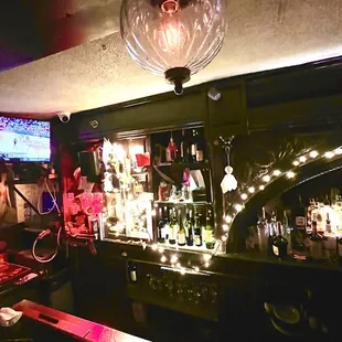Full Service Bar