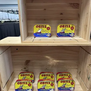 Advertising sardines