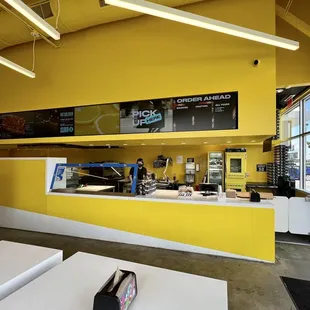 08-08-22 &amp;pizza Pick up counter