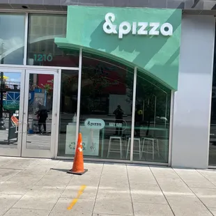 &amp;Pizza