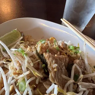 L1. Pad Thai Lunch