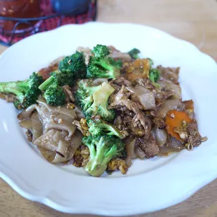 Sweet noodle (Pad See Eww) with pork lunch portion