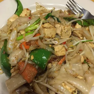 Spicy Basil Noodle (Kee-Mow)*