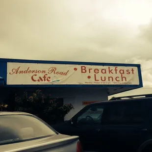 a sign for anderson road cafe
