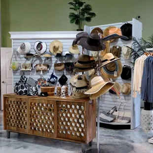 Gift Shop - Hats