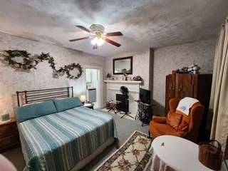 Empire House Historic Hotel