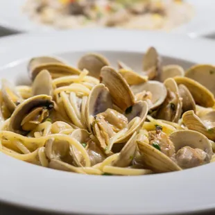 Linguine with clams