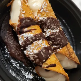 Cannolis