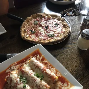 Manicotti and margherita pizza.
