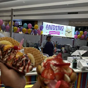 Bubble cone and banana split