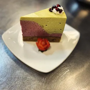 Matcha berry mousse cake