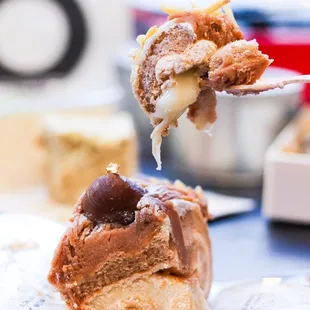 Mont Blanc Black Tea Roll /