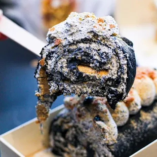 Black Sesame Crepes Roll /