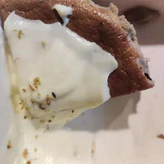 Basque Gway-Hua Oolong Lava Cheesecake /