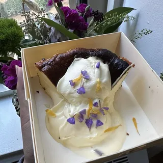 Basque Original Lava Cheesecake /