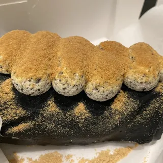 Black Sesame Crepes Roll /