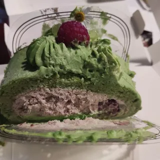 Pistachio Raspberry Roll /