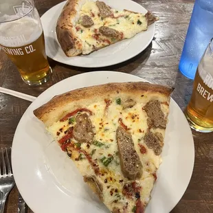 Tuesday slice: spicy meatball Pint night: Roughtail Captain Crash