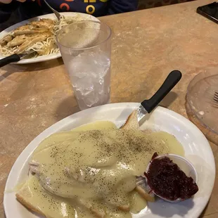 Hot turkey sandwich with cranberry sauce